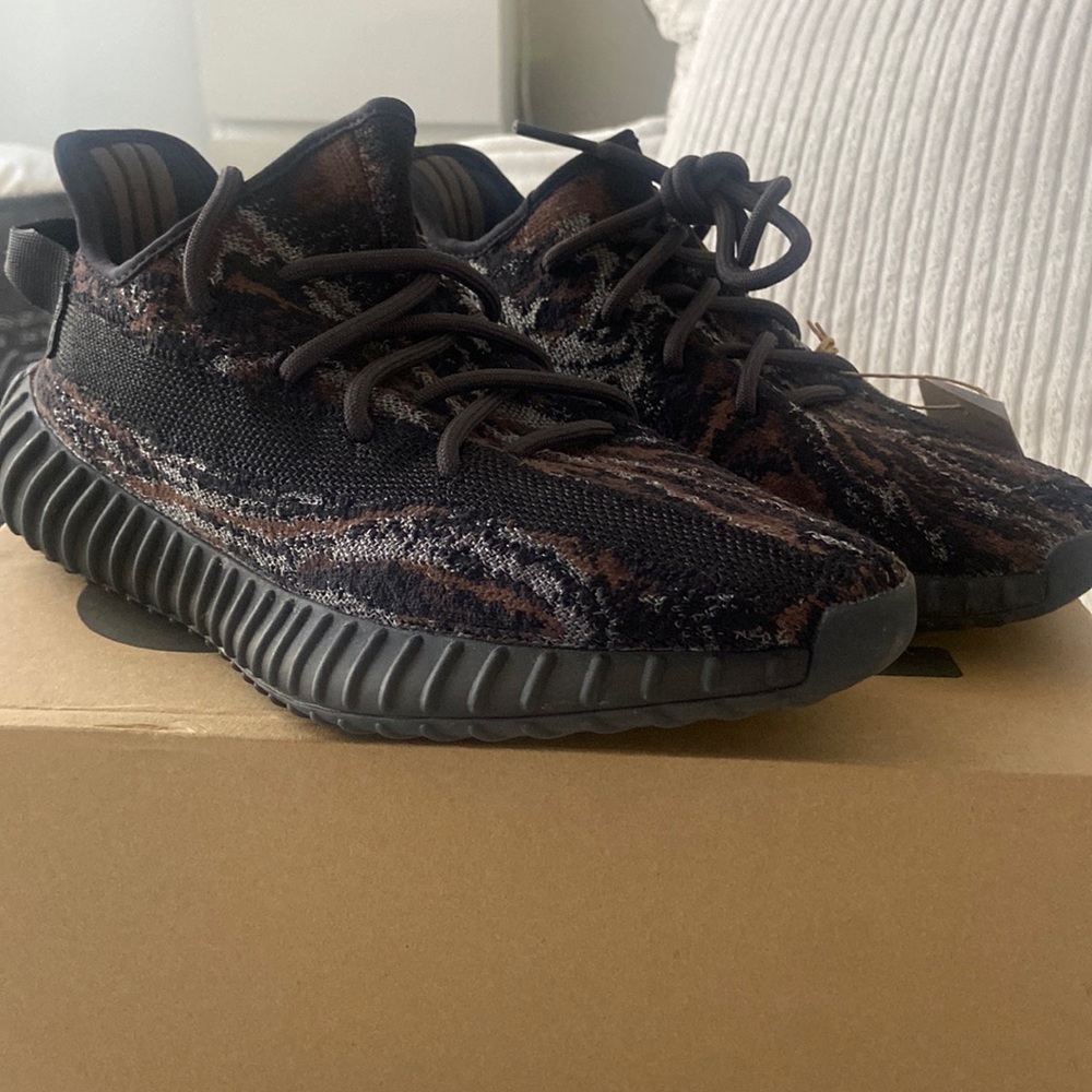 Yeezy Boost 350 V2/MX ROC